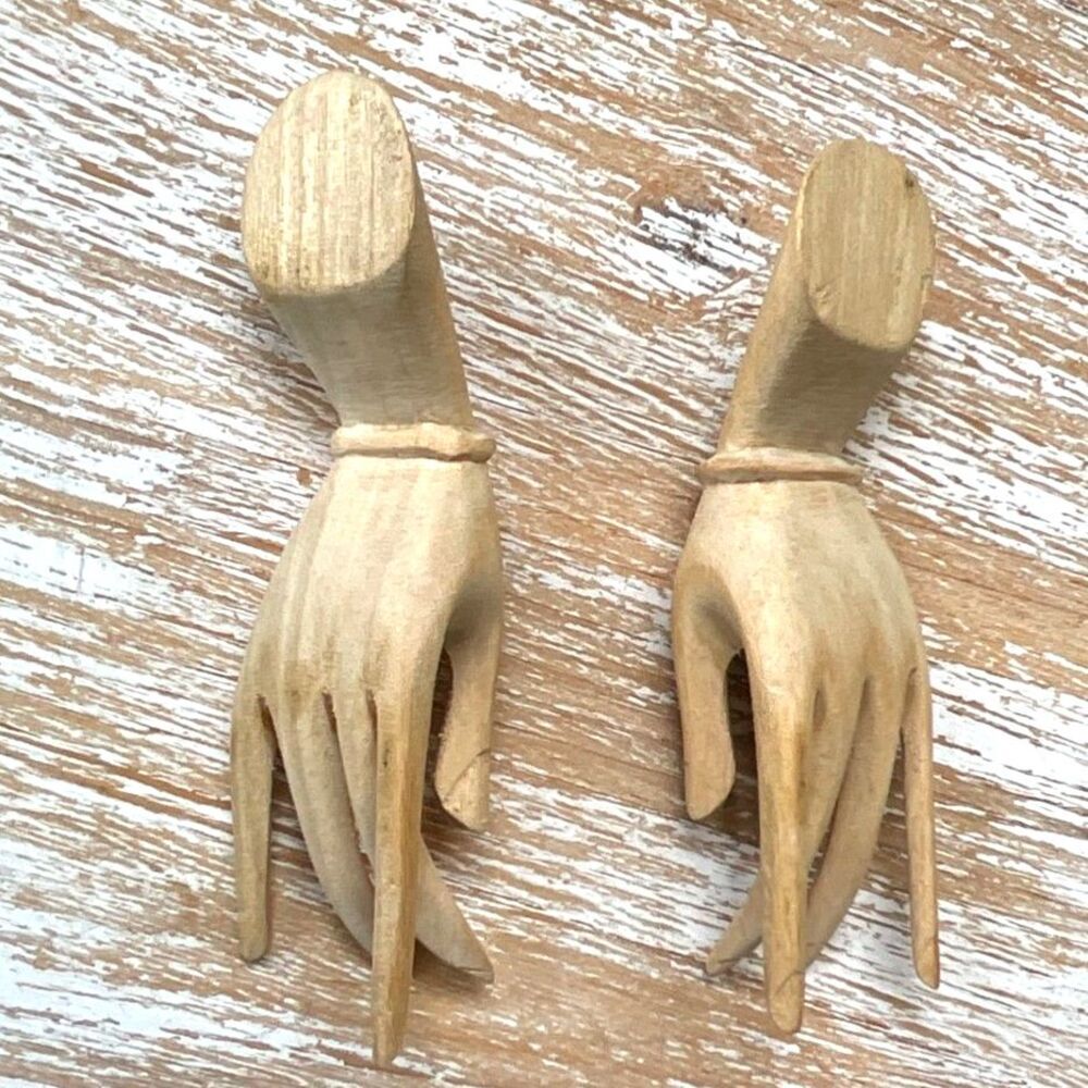 Indonesia Mas Bali wood Carving vintage pair of female hands Rare